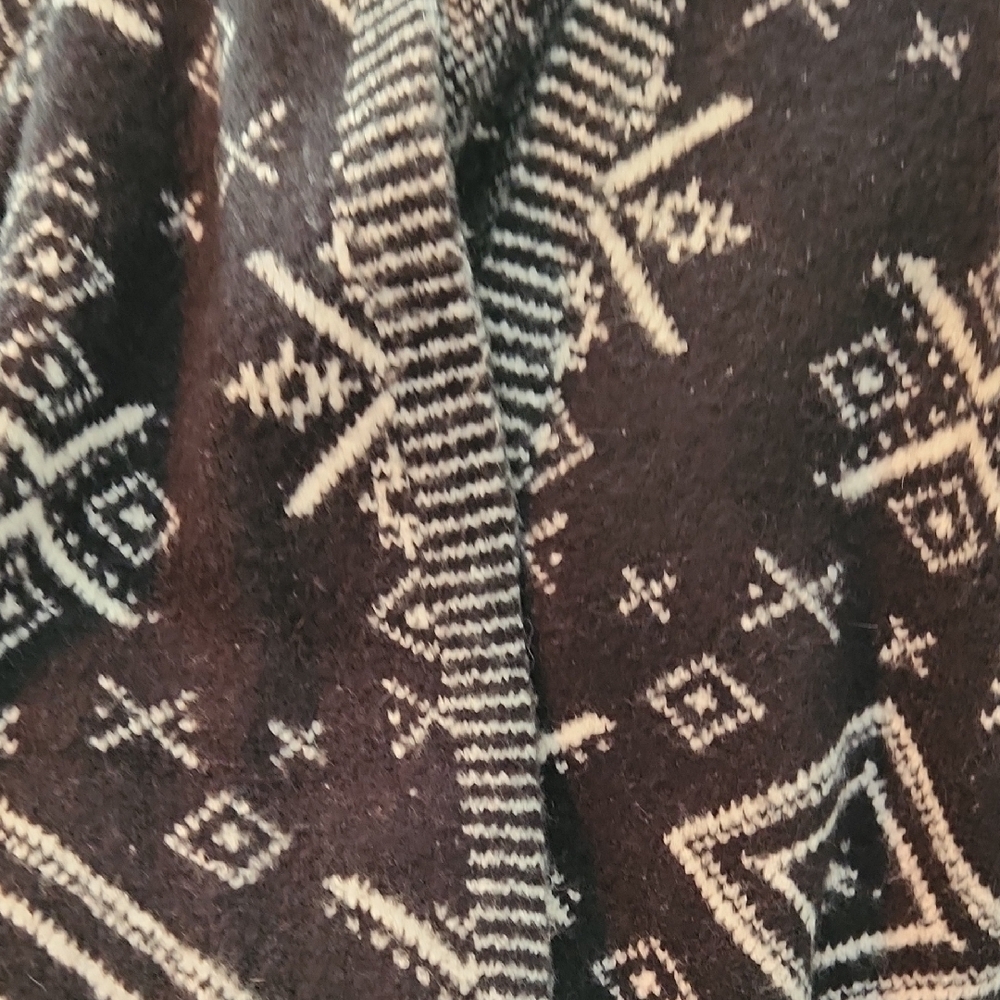 Like New Old Navy Monochrome Knit Cardigan - Picture 3 of 5